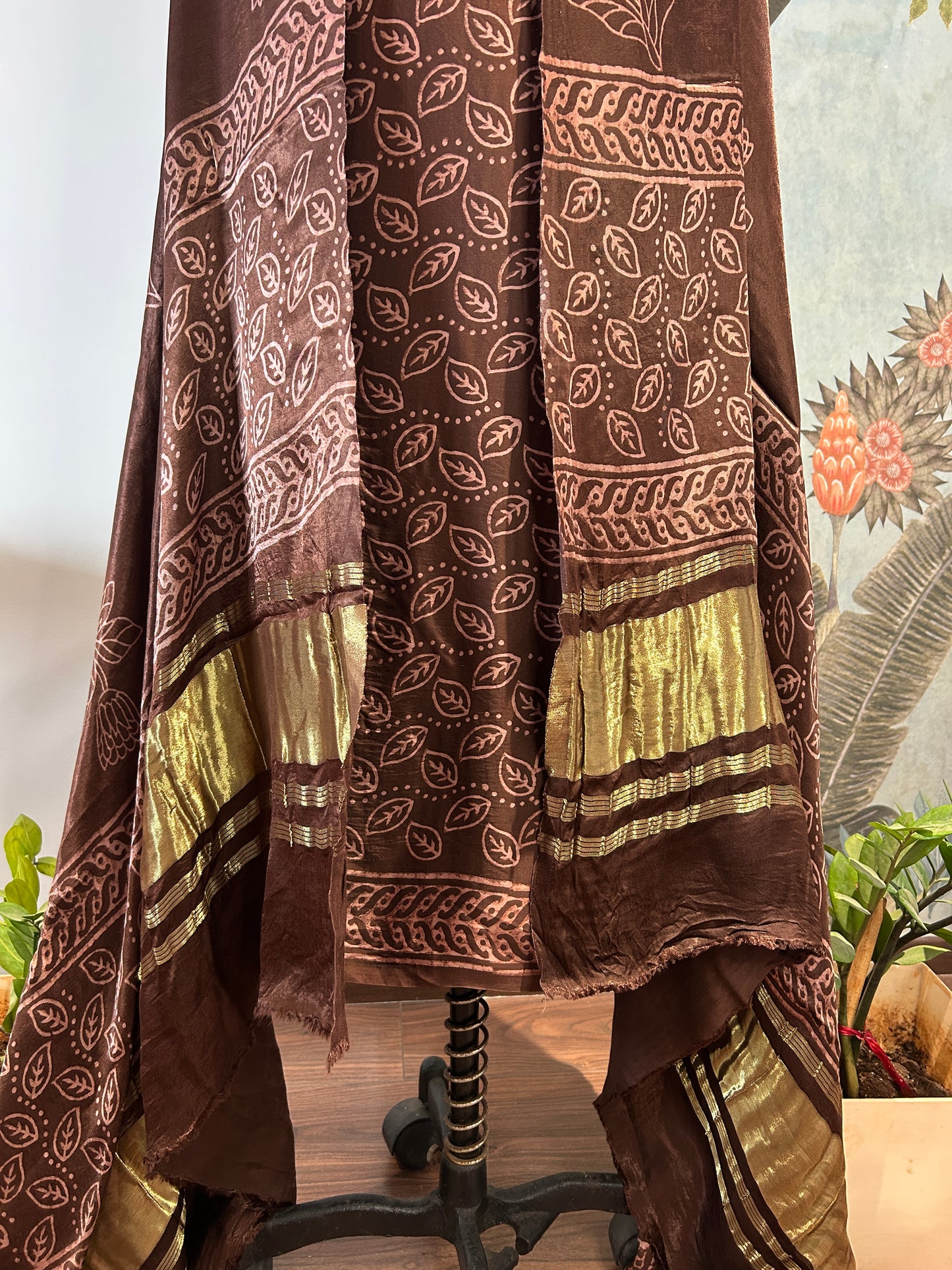 CHOCOLATE BROWN
