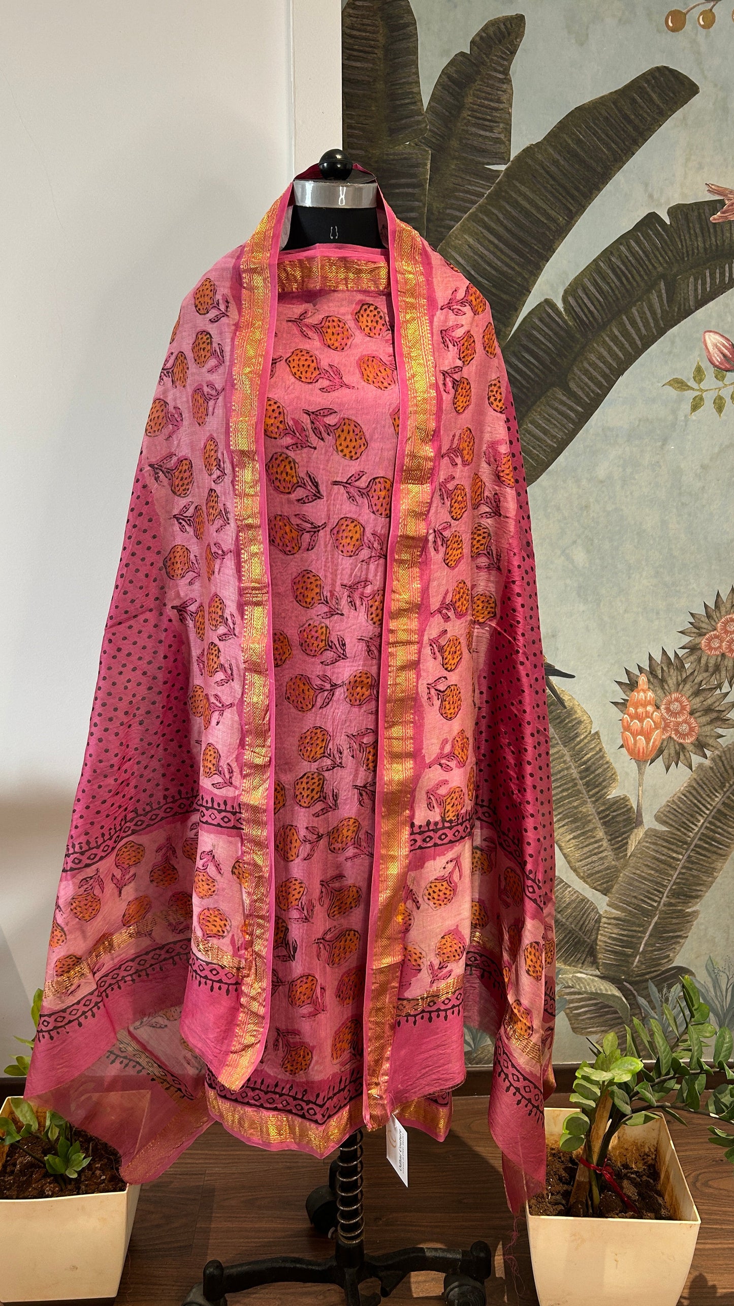 GAJARI SUIT