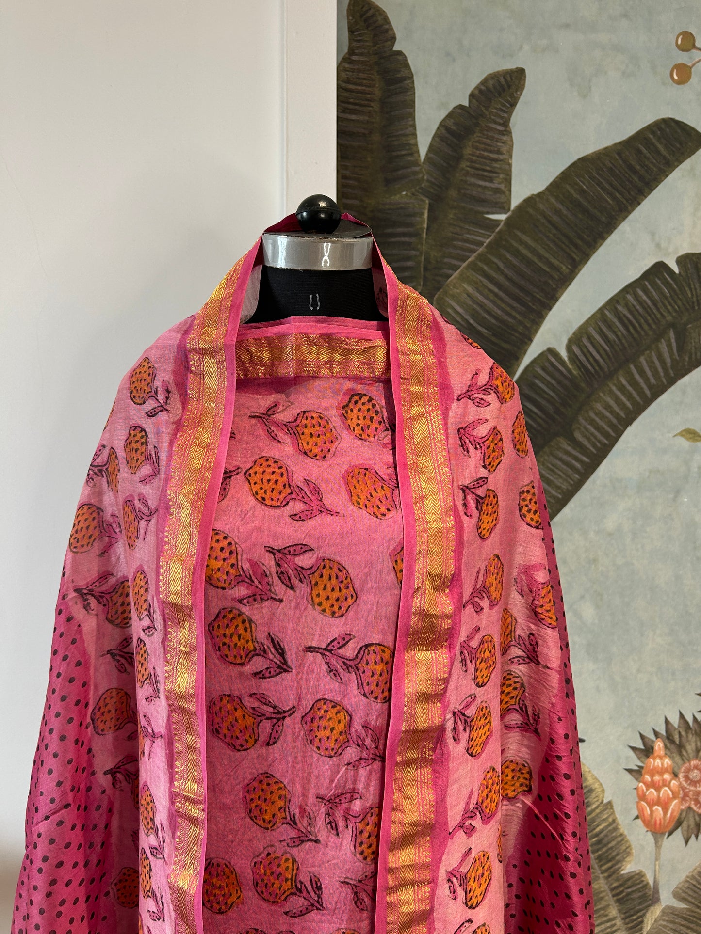 GAJARI SUIT