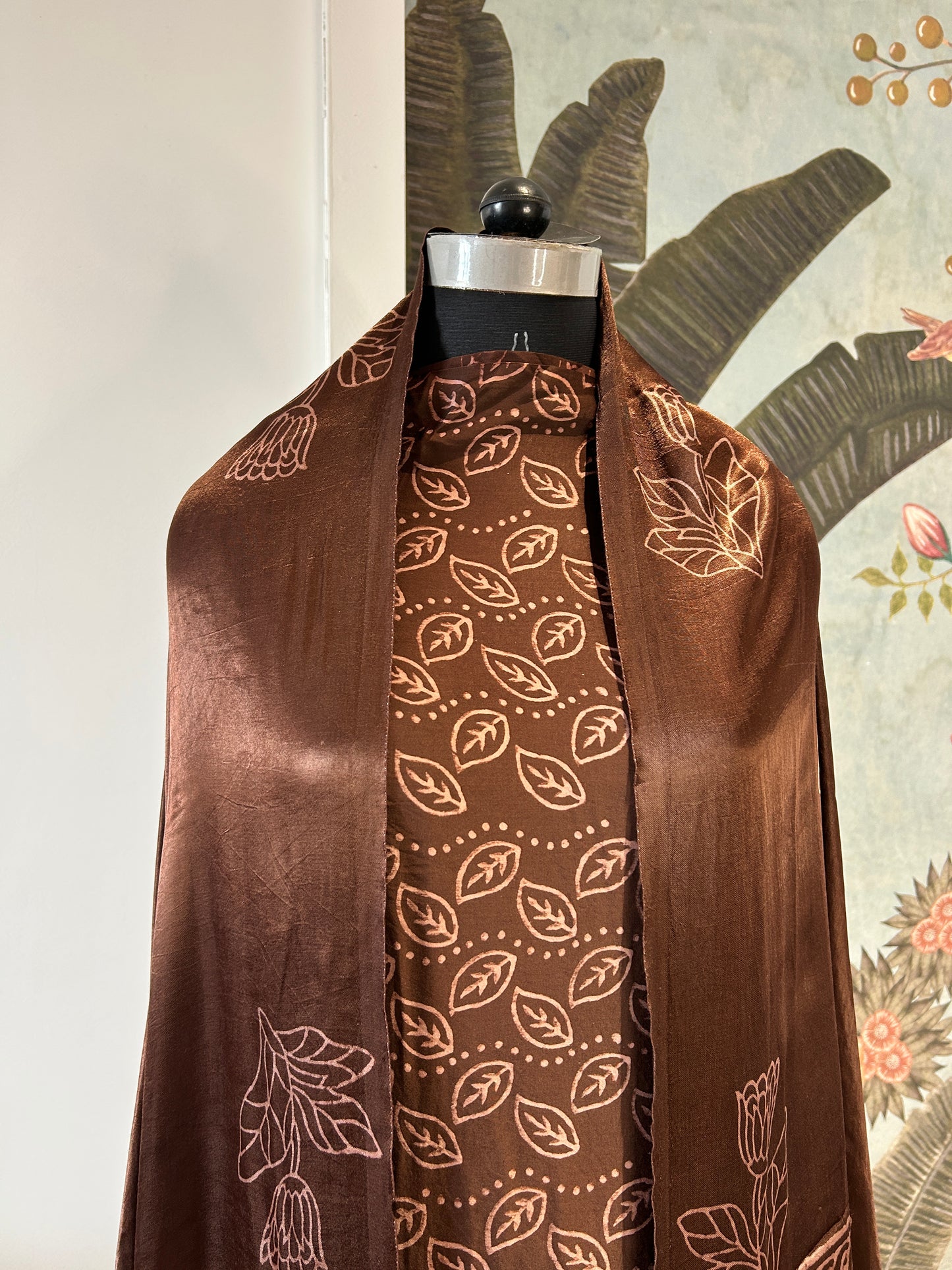 CHOCOLATE BROWN